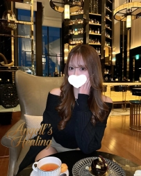 大阪🇯🇵【166cm-48kg-Eカップ-25歳】美脚＆豊かな胸♡多彩に楽しませる魅力的な女性