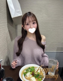 可愛い×妖艶…ベッドでも目が離せない美女